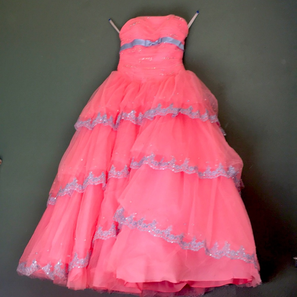 Coral/ blue Dress with ribbon. Very long a thick also strapless